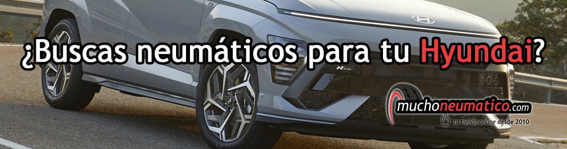Un coche Hyundai con sus neumáticos